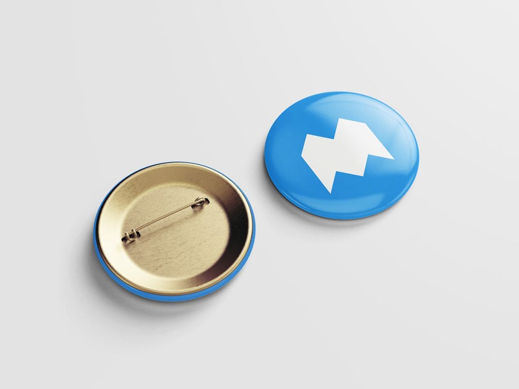 Free pin button mockup - Mockups Design