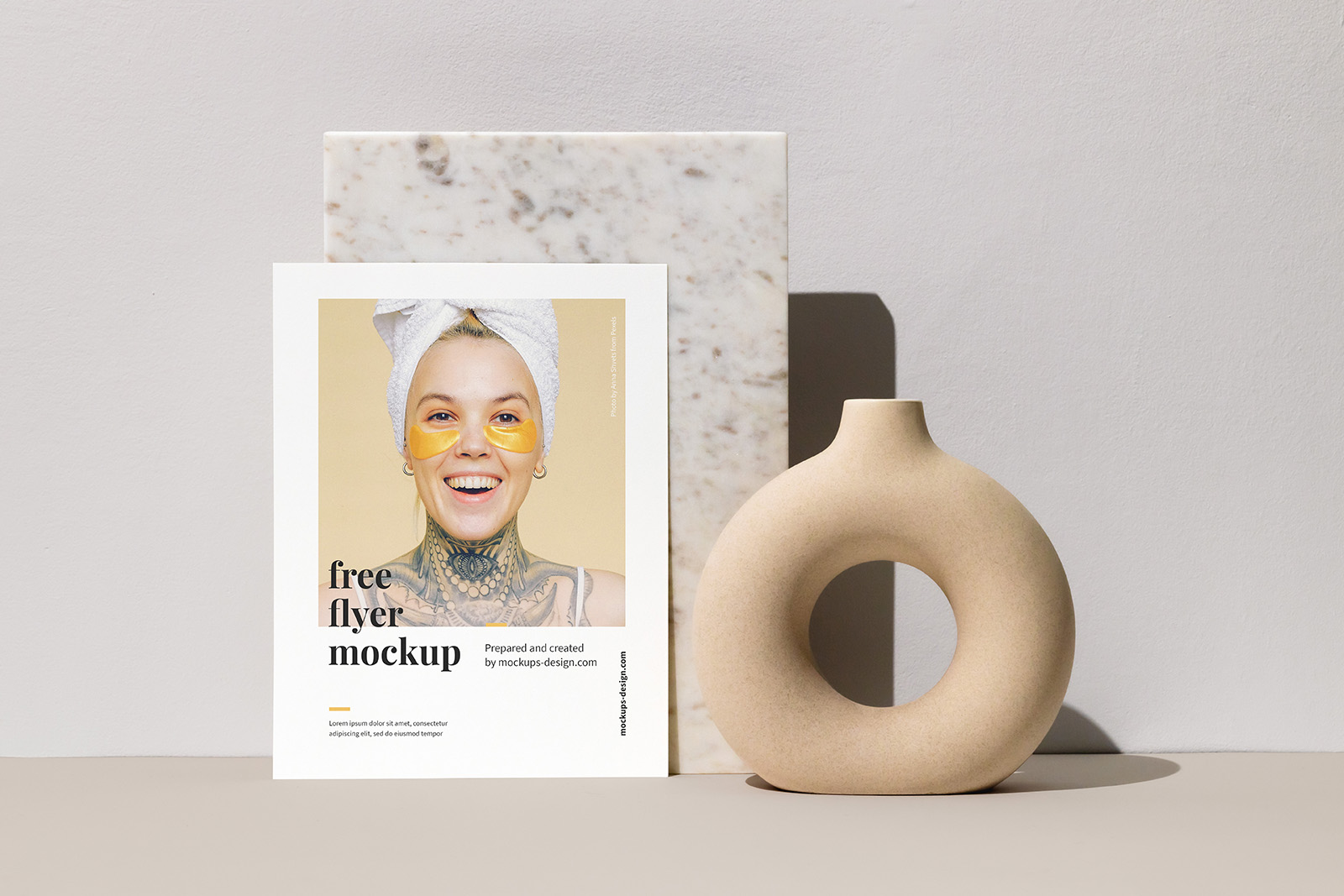 Single letter flyer mockup