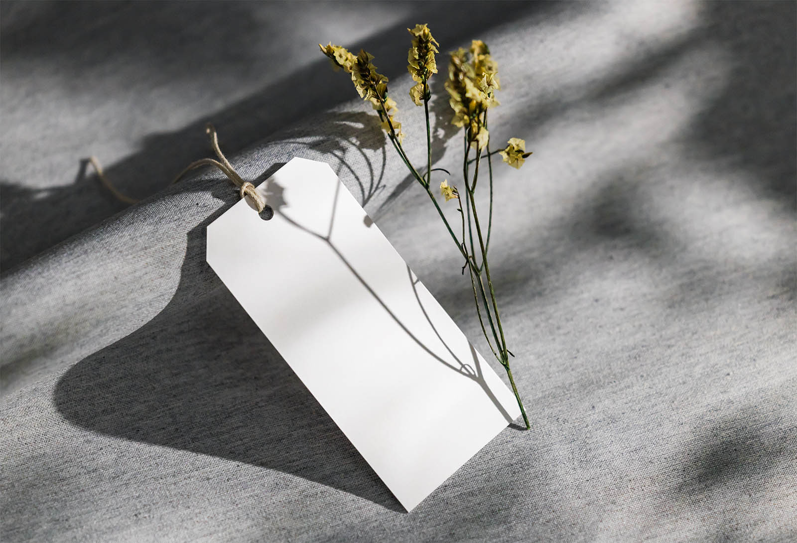 Label tag with dried flower mockup