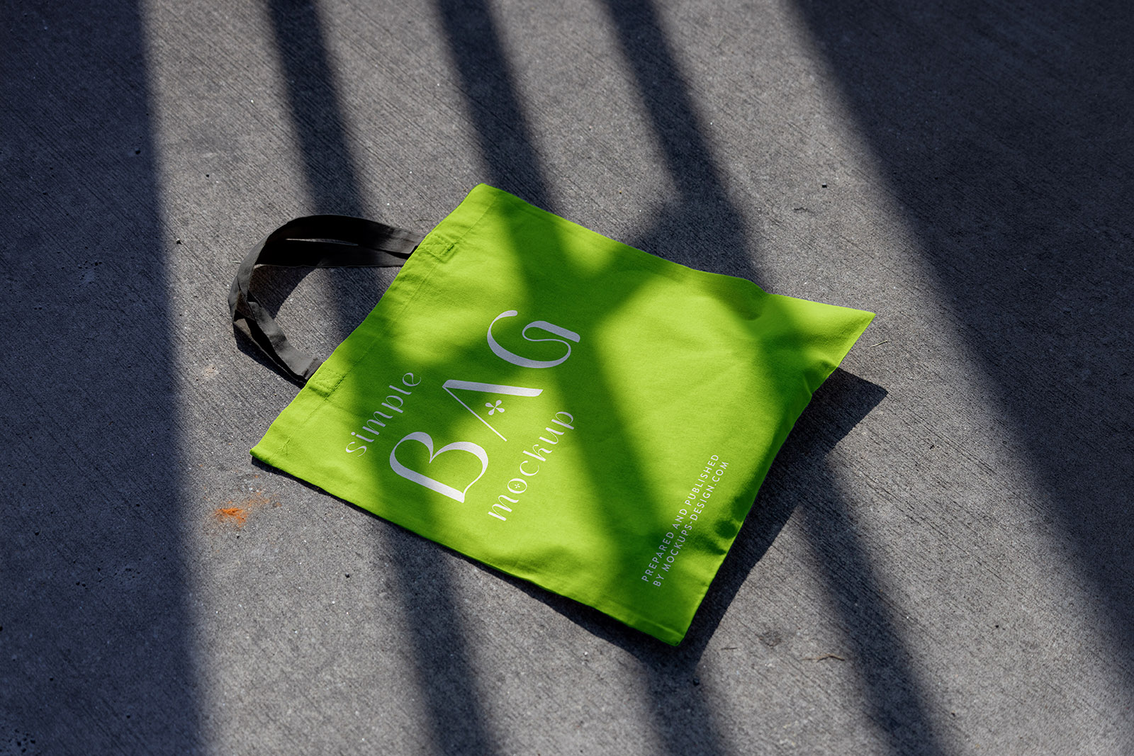 Tote bag on the ground mockup