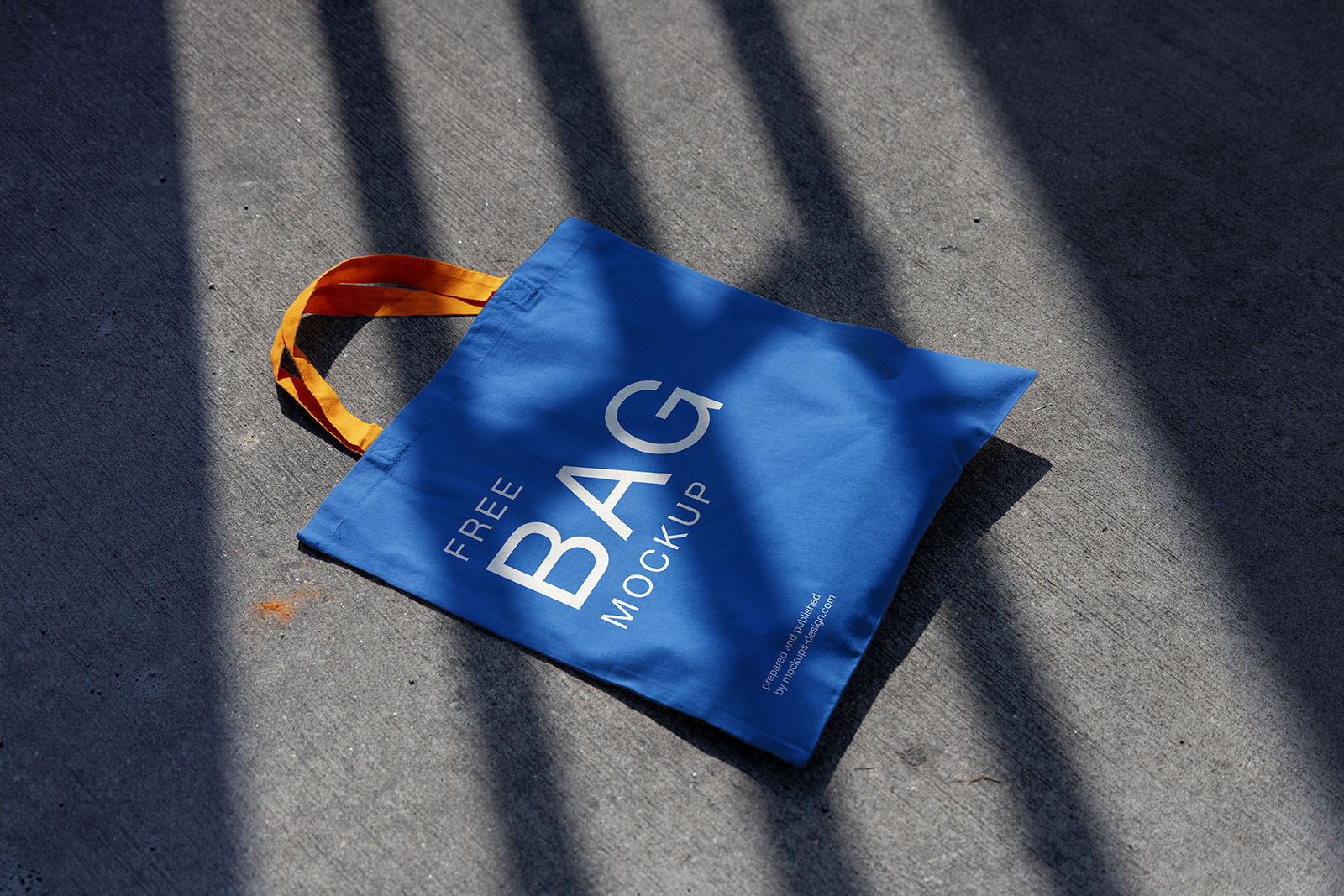 Tote bag on the ground mockup